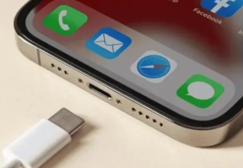 阿拉尔苹果15维修分享iPhone15改USB-C接口后能和安卓用户互借充电器吗 